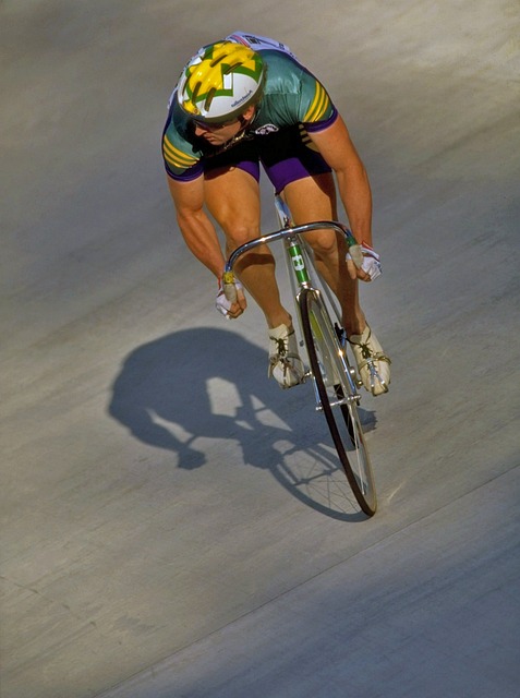 势逐渐倾斜 势逐渐倾斜